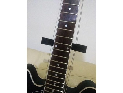 chitarra stringhe spargitore nevrotico 3d print model - Mito3D