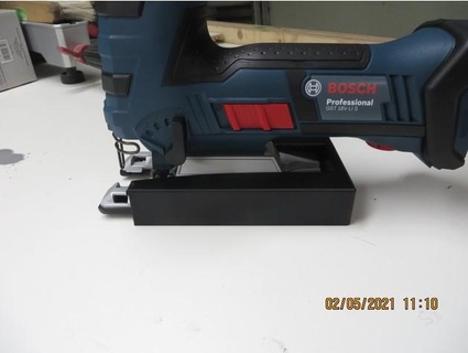 bosch professional gst 18v-li stichs ge jigsaw wandhalter wallmount tom xx 3d print model - Mito3D