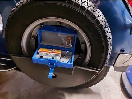 vespa onboard toolbox 10 inch wheels spezilover 3d print model - Mito3D