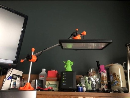 banco soporte tornillo base lámpara skiter13 3d print model - Mito3D