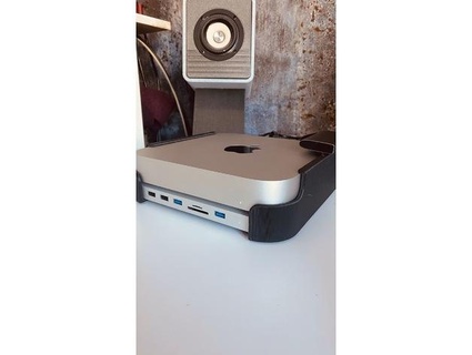 Mac mini m1 Wall Mount +dotazione scontroso scrambler 3d print model - Mito3D