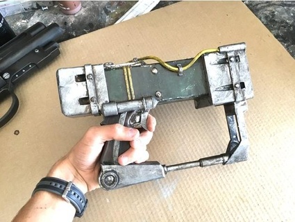 Laser Pistole ausfallen reprops 3d print model - Mito3D