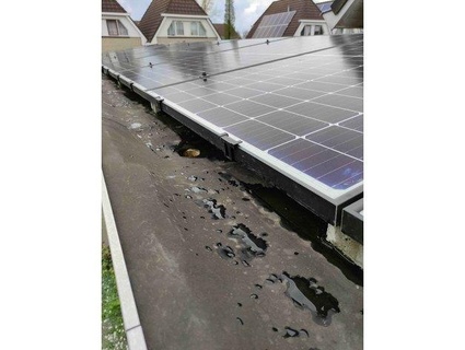 solar panel water draining clip flat roof glsf91 3d print model - Mito3D