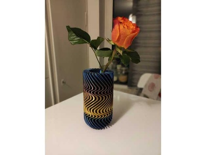 curvyzickzack vase ledinor 3d print model - Mito3D
