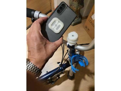 brompton quad rapide fermer clé Téléphone rubik1 3d print model - Mito3D