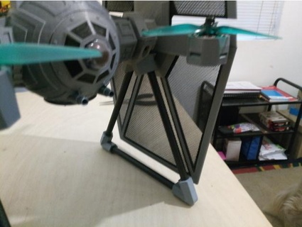 Corbata combatiente zumbido aterrizaje puntales jebear76 3d print model - Mito3D