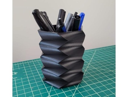 twisty pen pot kizzard 3d print model - Mito3D