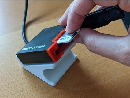 ayakta durmak delkin sd card reader ddreader 44 yapıcı kız 3d print model - Mito3D