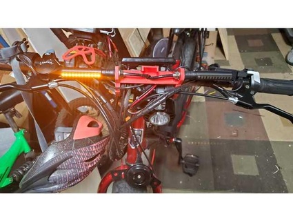vélo électrique tour signal face monter maîtretacochef 3d print model - Mito3D