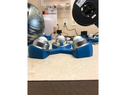 bowling Balle tourner supporter réunion 3d print model - Mito3D