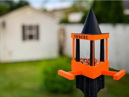 bird snack house brome squirrelbuster pole adapter jimerb 3d print model - Mito3D
