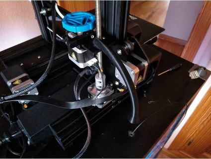 ender 3 v2 filament guider inconvénient bobine terrain 3d print model - Mito3D