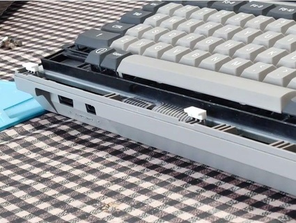 Philips msx vg 8020 Tastatur Clip Carlesoriol 3d print model - Mito3D