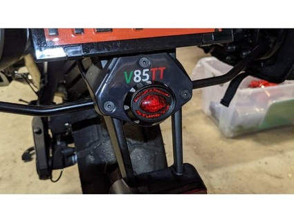 moto guzzi v85tt extra Pare luz suporte scottthefalcon 3d print model - Mito3D