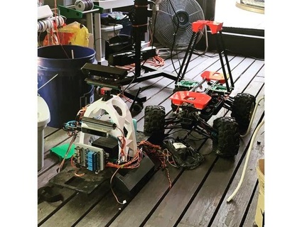 autónomo cumbre robot heraldo alienígena 3d print model - Mito3D