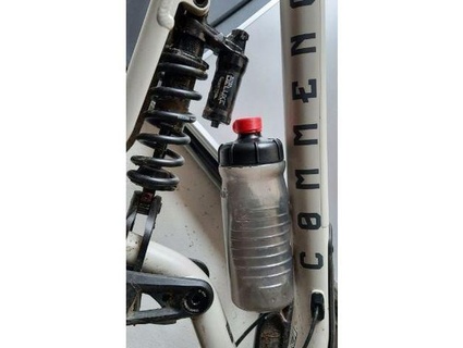 tecido bebendo garrafa fecho cobrir bainha mtb bicicleta montanha manos 3d print model - Mito3D