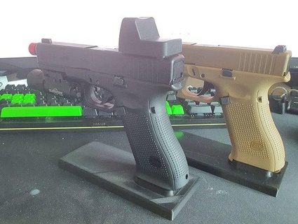 glock 17 19x stand airsoft nyquist0792 3d print model - Mito3D