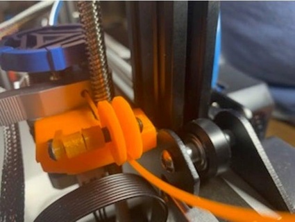 ender 3 v2 filamento guía rail parrilla grande 3d print model - Mito3D
