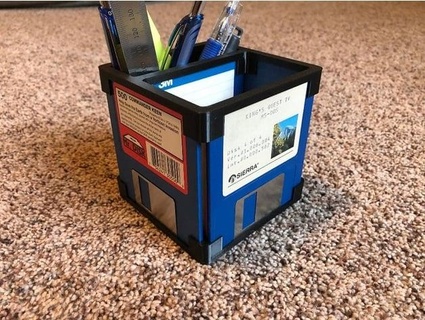 floppy disk box w divider cggilber 3d print model - Mito3D