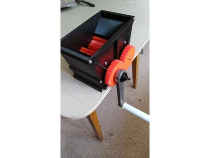 uva trituradora simplemente 3d print model - Mito3D