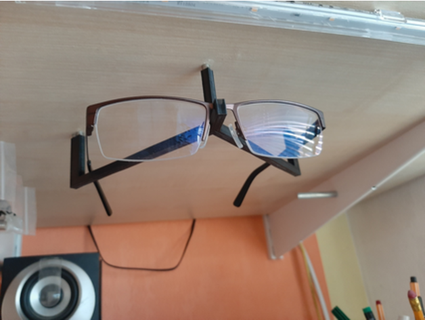 brillenhalter unterbrett dernamenlose 3d print model - Mito3D