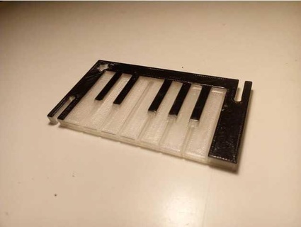 cuffia titolare supporto pianoforte porta microtelefono articulado Tommaso vera 3d print model - Mito3D