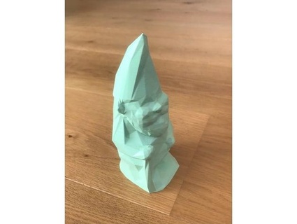 jardin gnome faible poly nain julius midi 3d print model - Mito3D