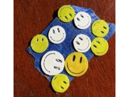 smiley face sticker homiestarks 3d print model - Mito3D