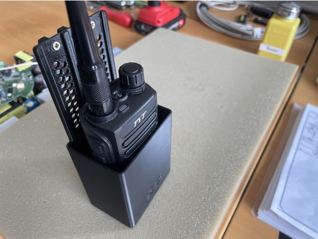 walkie talkie titolare supporto marigu 3D print model - Mito3D