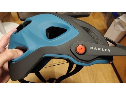 Oakley drt5 casque visière écrou deyavi 3d print model - Mito3D