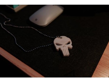 punisher necklace keychain fly like birdman  3d print model - Mito3D