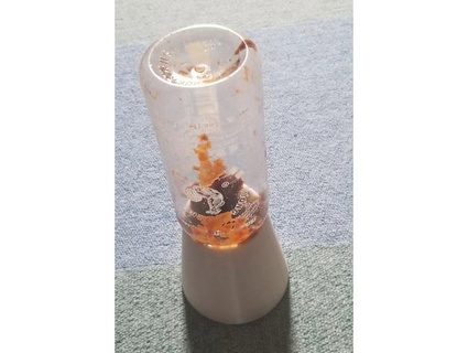 sriracha sauce upside condiment holder asherao 3d print model - Mito3D