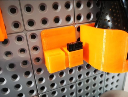 USB anahtar Kulp destek katran pegboard soğan 3d print model - Mito3D