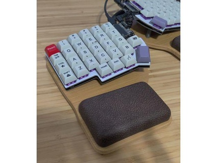 lily58 wood base tenting mounts wrist rest molds thegiddynorse 3d print model - Mito3D