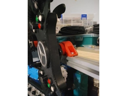 xero-play quick release steering wheel holder malsvanhalen 3d print model - Mito3D