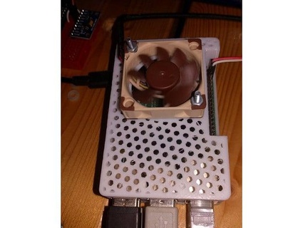 Himbeere pi 4 40mm Ventilator ausgesetzt gpio Fall Mantel megasaturnv 3d print model - Mito3D
