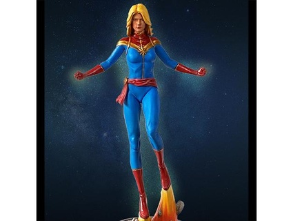 captain marvel figurine statue lindenergames 3d print model - Mito3D