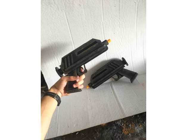 dc 17 blaster pistola réplicas 3D print model - Mito3D