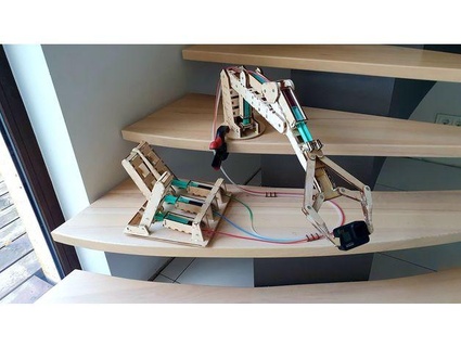 hydraulic manipulator plywood lapkritis 3d print model - Mito3D