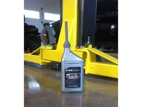 litre pétrole screw entonnoir outils attachable oil can funnel vis bec 3d print model - Mito3D