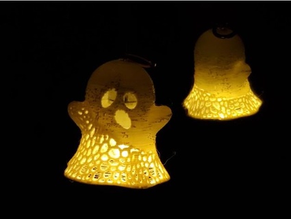 escalofriante light up fantasma arete decoración voronoi patrón kayilu 3d print model - Mito3D