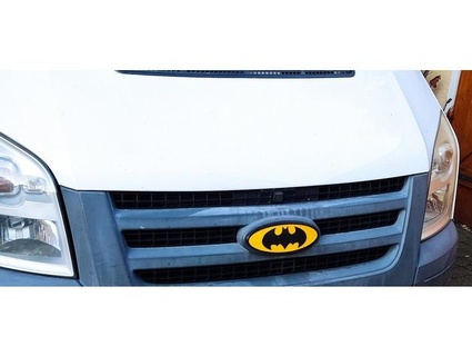 Ford Transit Batman Emblem Abzeichen zweifarbig hypner 3d print model - Mito3D
