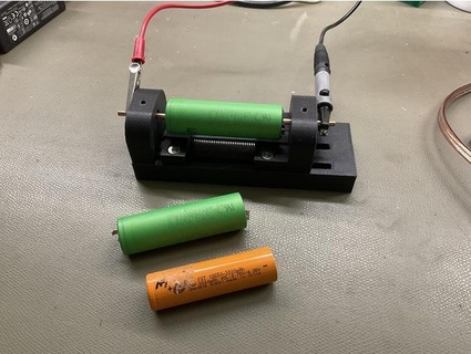batería soporte cargando pruebas tarde 3d print model - Mito3D