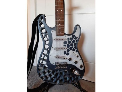 strat genere chitarra gratplate voronoi remixare pavoncella 3d stampe 3d print model - Mito3D