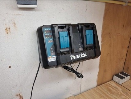 makita dc18rd parete montare rensie35 3d print model - Mito3D