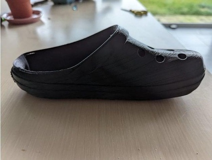 crocs shoes wearable size us75 eu40 jjhu 3d print model - Mito3D