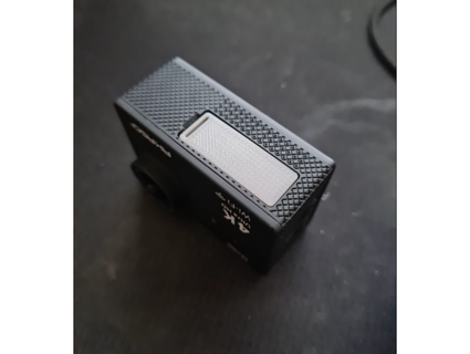 imitación gopro acción cámara batería cover flap luchó 3d print model - Mito3D