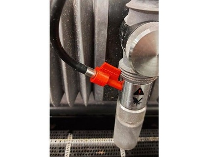wazer hose holder ajstubbsy 3d print model - Mito3D