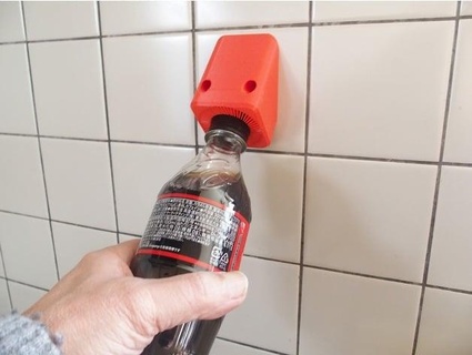 animale domestico bottiglia apriscatole parete montare asimomagico 3d print model - Mito3D