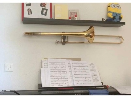 trombone wall mount moogly81 3d print model - Mito3D